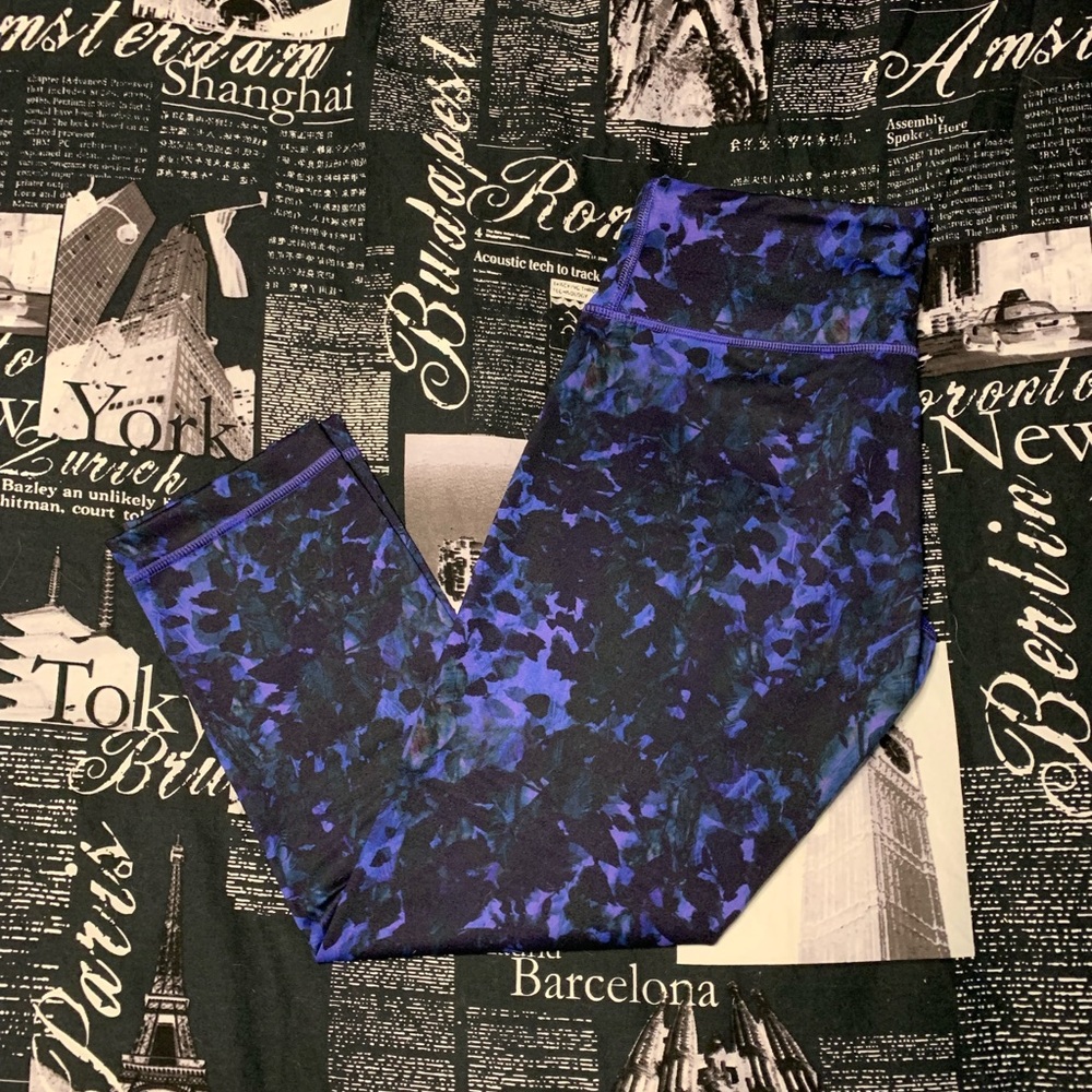 BNWOT Lululemon cropped leggings size 6
